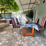 Feriehus House Pavao *